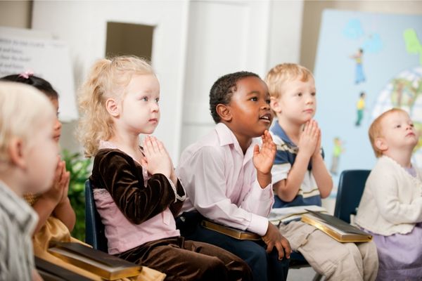 Kids praying